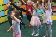2019-przedszkole-zajecia_taneczne (10)